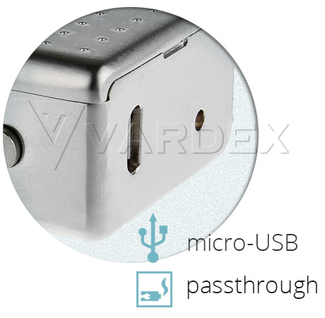 Комплектное зарядное устройство Cloupor Mini 30W подключается через порт micro-USB